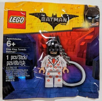 DC Comics Super Heroes LEGO 5004928 – The LEGO Batman Movie Kiss Kiss Tuxedo Batman Key Chain