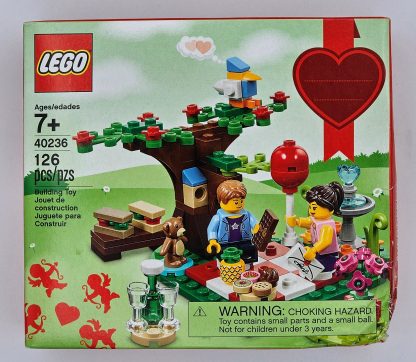 Seasonal LEGO 40236 – Romantic Valentine Picnic *Box Damage