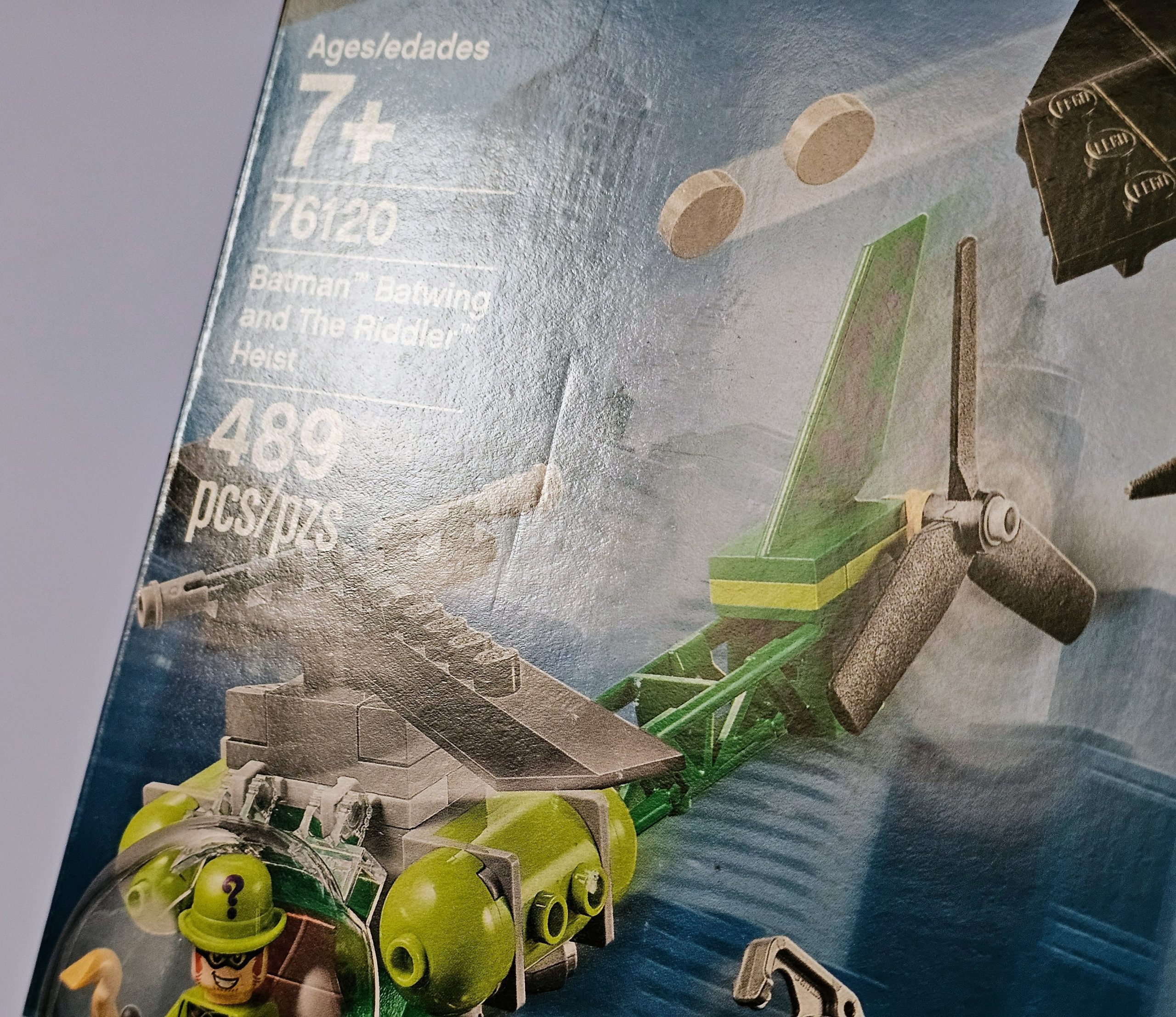 DC Comics Super Heroes LEGO 76120 – DC Comics Super Heroes Batwing and The Riddler Heist LEGO 76120 - DC Comics Super Heroes Batwing and The Riddler Heist - Image 7