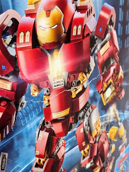 LEGO 76105 - Marvel Super Heroes The Hulkbuster: Ultron Edition *Box Damage* - Image 7